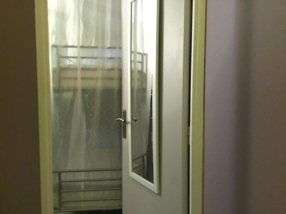 Just For Sleep-Daily Stay 20H To 10H Apres Votre Arrivee Dans Le Batiment D'Entree, Contact I'Hote Via Le Message Ici De Reservation Pour L'Enregistrement I'Entree Dans La Propriete Sans I'Approbation Est Interdite-Resevation D'Un Tiers Est Inaccepta Bobigny Eksteriør bilde